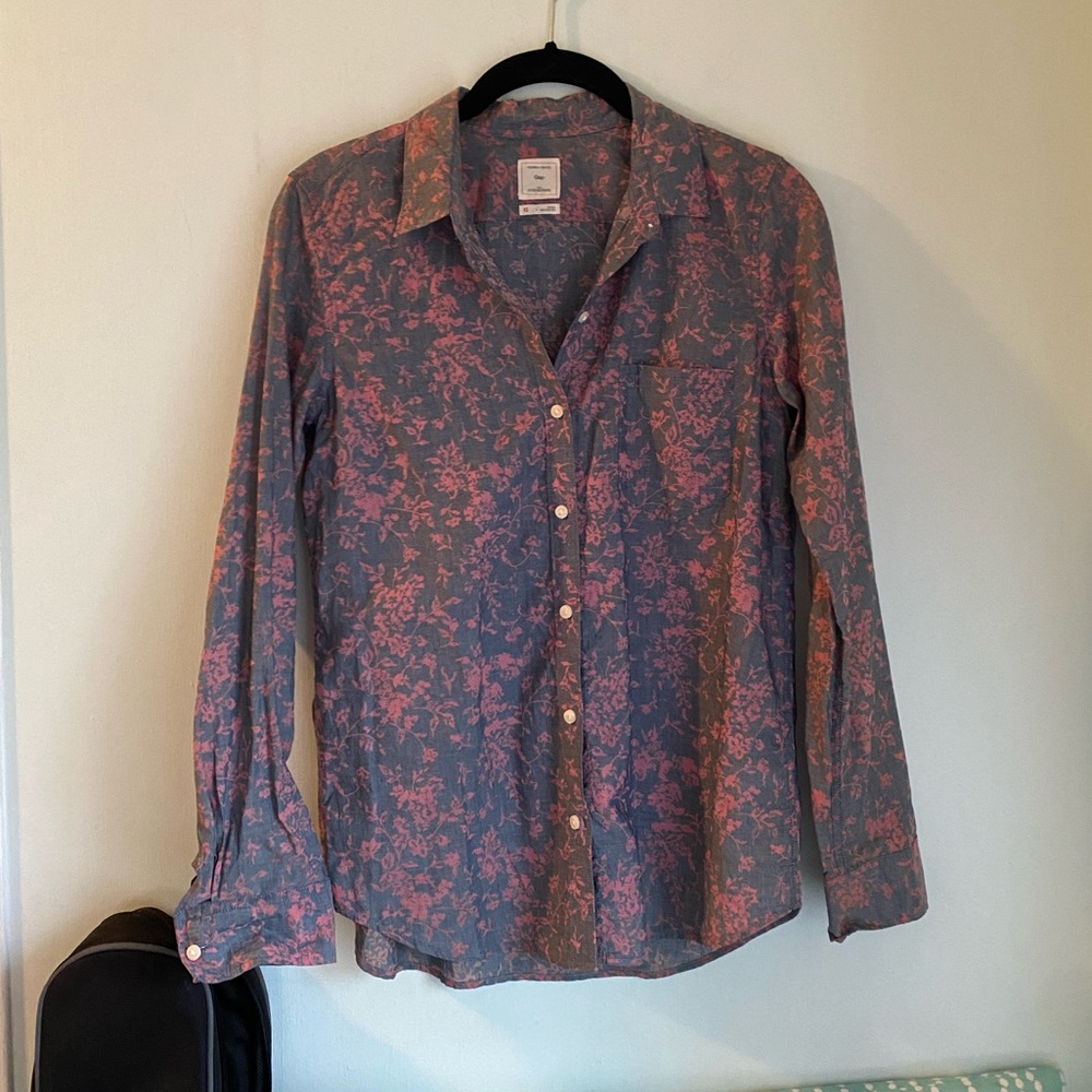 Gap White And Blue/Gray Button Down - image 1